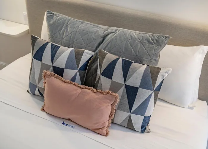 Almada Glamorous & Chic Downtown Appartement *