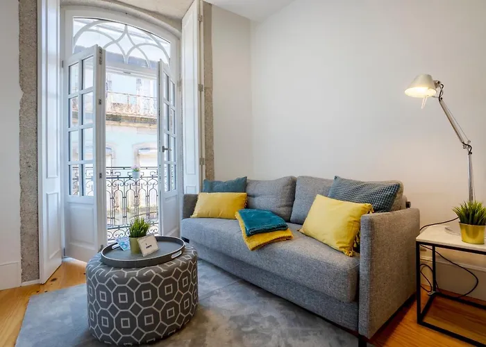 Almada Glamorous & Chic Downtown *