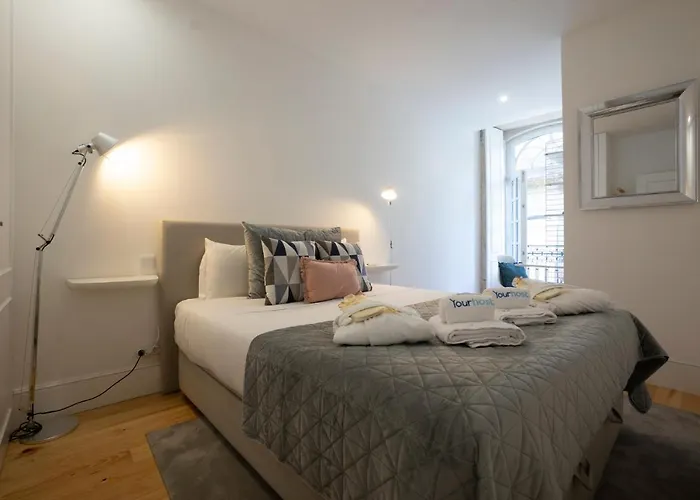 Almada Glamorous & Chic Downtown Apartment Porto